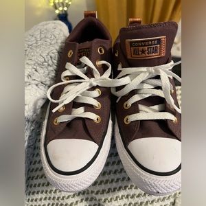 Women’s chucks